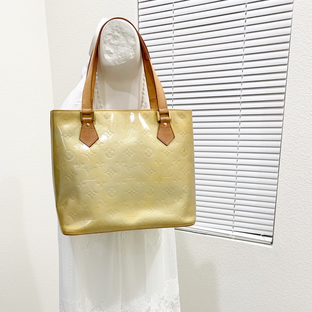*SOLD* Louis Vuitton Houston LM0050 - SKU 16036